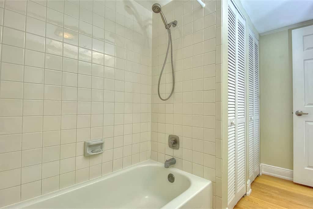Peaceful Beachfront Escape w/Private Balcony, Heated pool & Spa