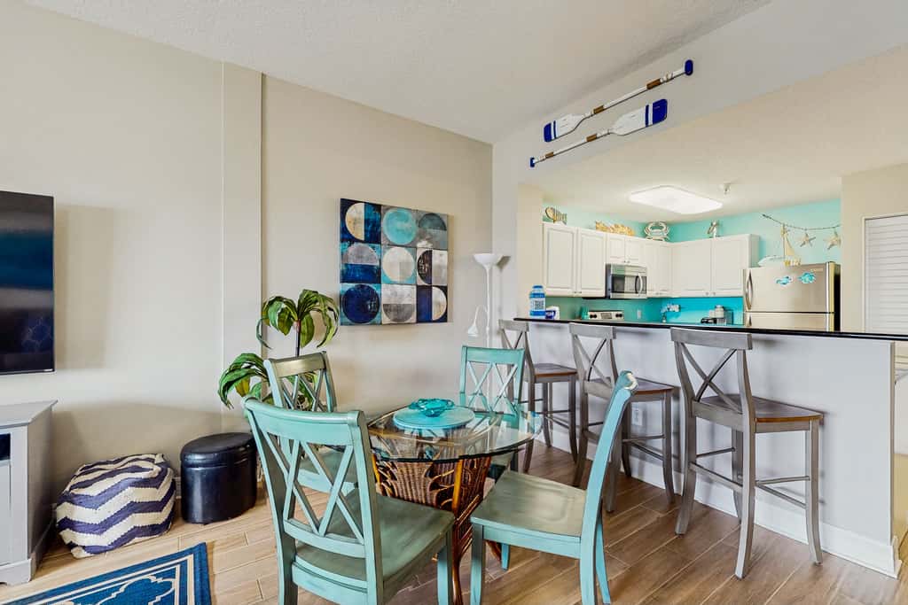 Intracoastal view condo with pool hot tub and marina access walk to beach