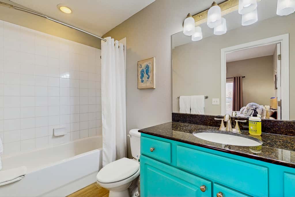Intracoastal view condo with pool hot tub and marina access walk to beach