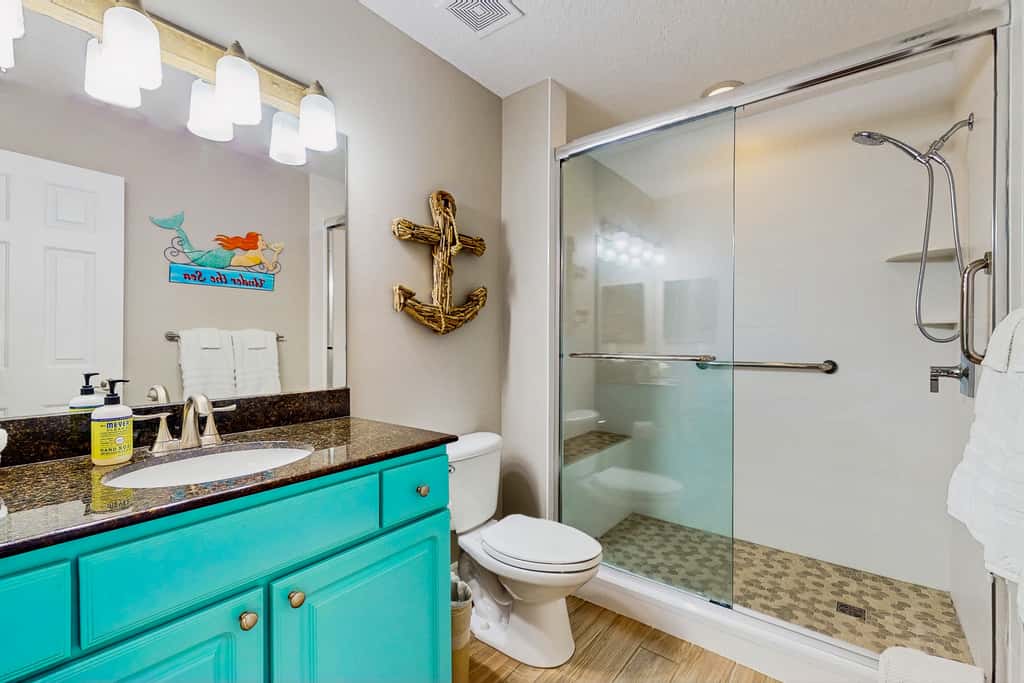 Intracoastal view condo with pool hot tub and marina access walk to beach