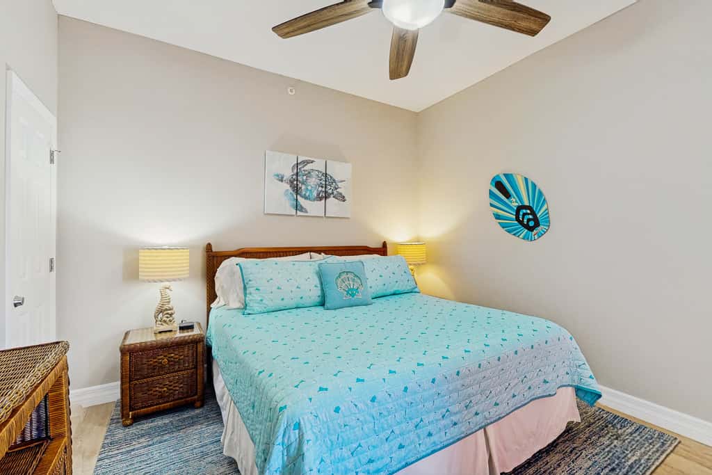Intracoastal view condo with pool hot tub and marina access walk to beach