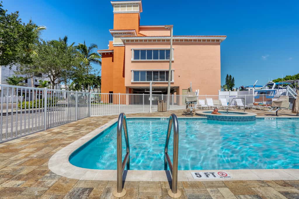 Intracoastal view condo with pool hot tub and marina access walk to beach