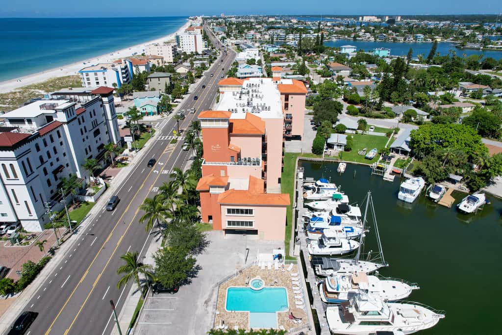 Intracoastal view condo with pool hot tub and marina access walk to beach