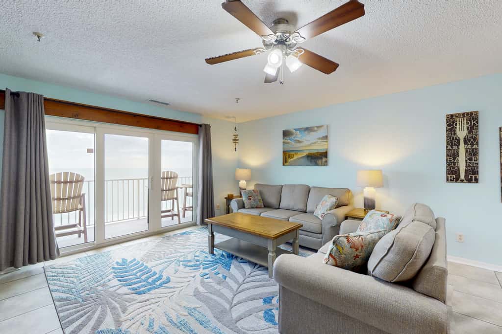 Top floor beachfront condo with Gulf views balcony pool hot tub and bocce
