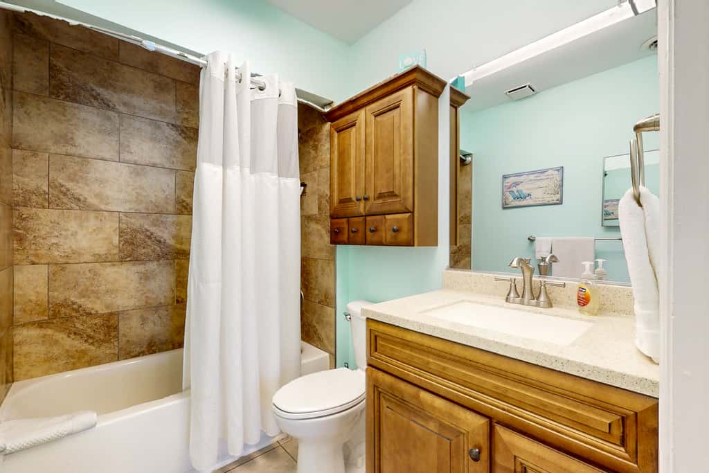 Top floor beachfront condo with Gulf views balcony pool hot tub and bocce