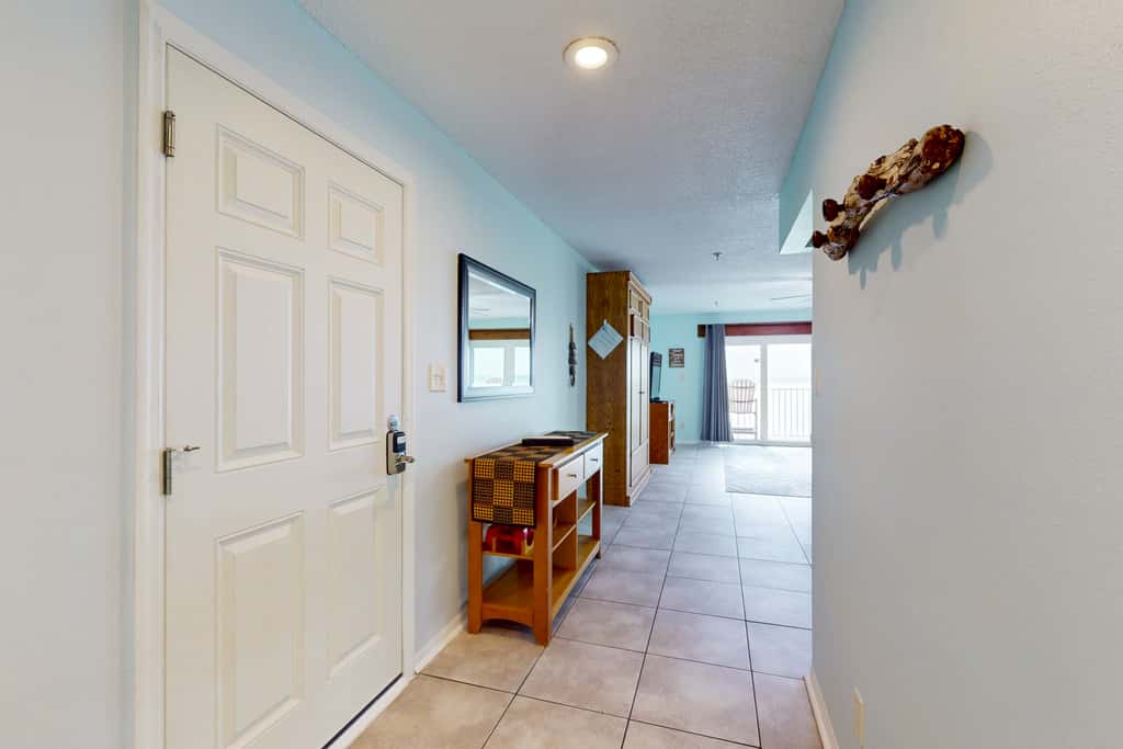 Top floor beachfront condo with Gulf views balcony pool hot tub and bocce