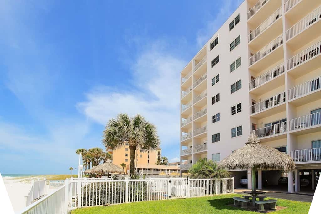 Top floor beachfront condo with Gulf views balcony pool hot tub and bocce