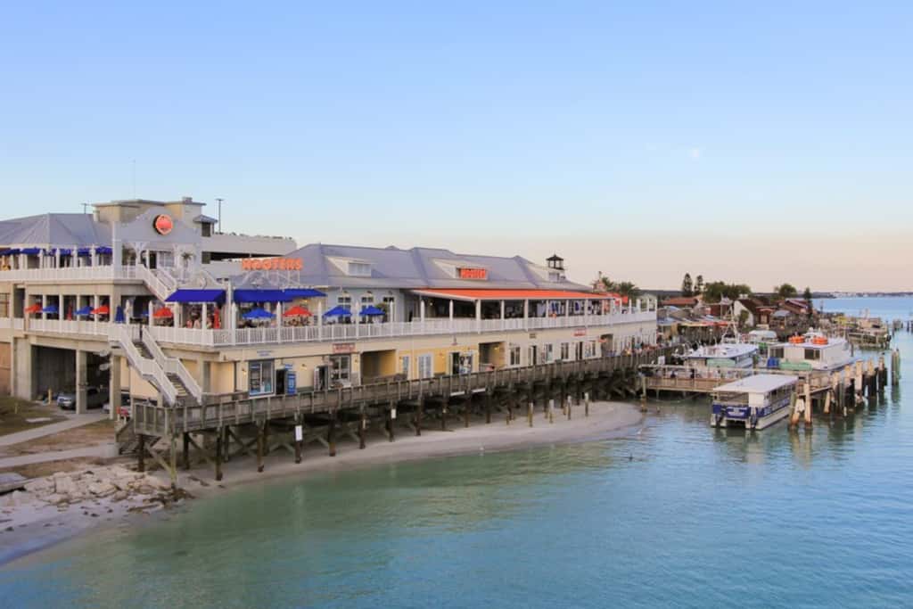 Top floor beachfront condo with Gulf views balcony pool hot tub and bocce