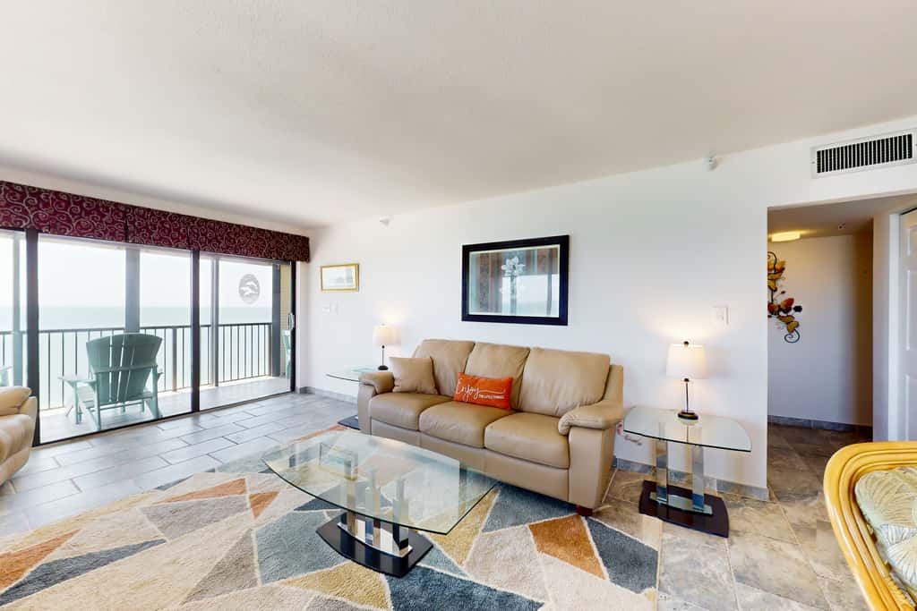 Oceanfront condo w stunning views fully equipped kitchen shared hot tub pool