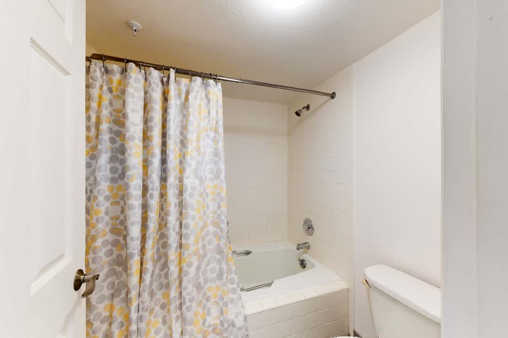 Oceanfront condo w stunning views fully equipped kitchen shared hot tub pool