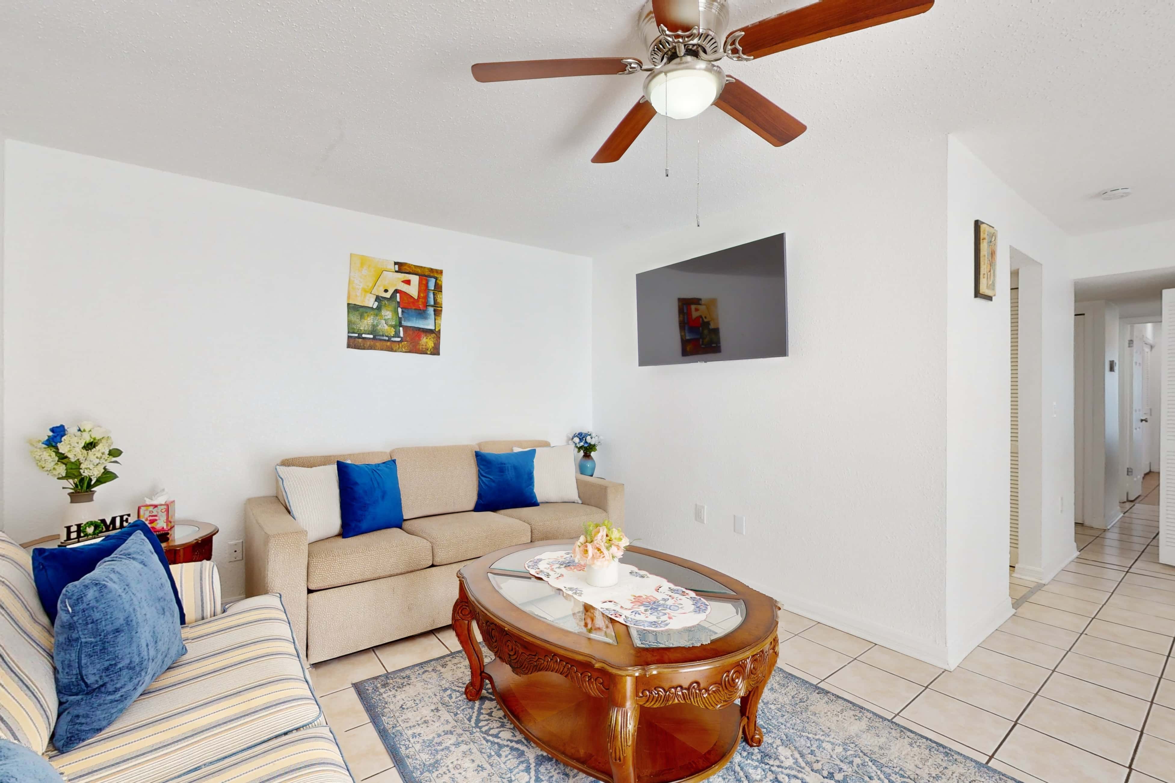 Centrally located dog friendly comfortable home with AC and WD