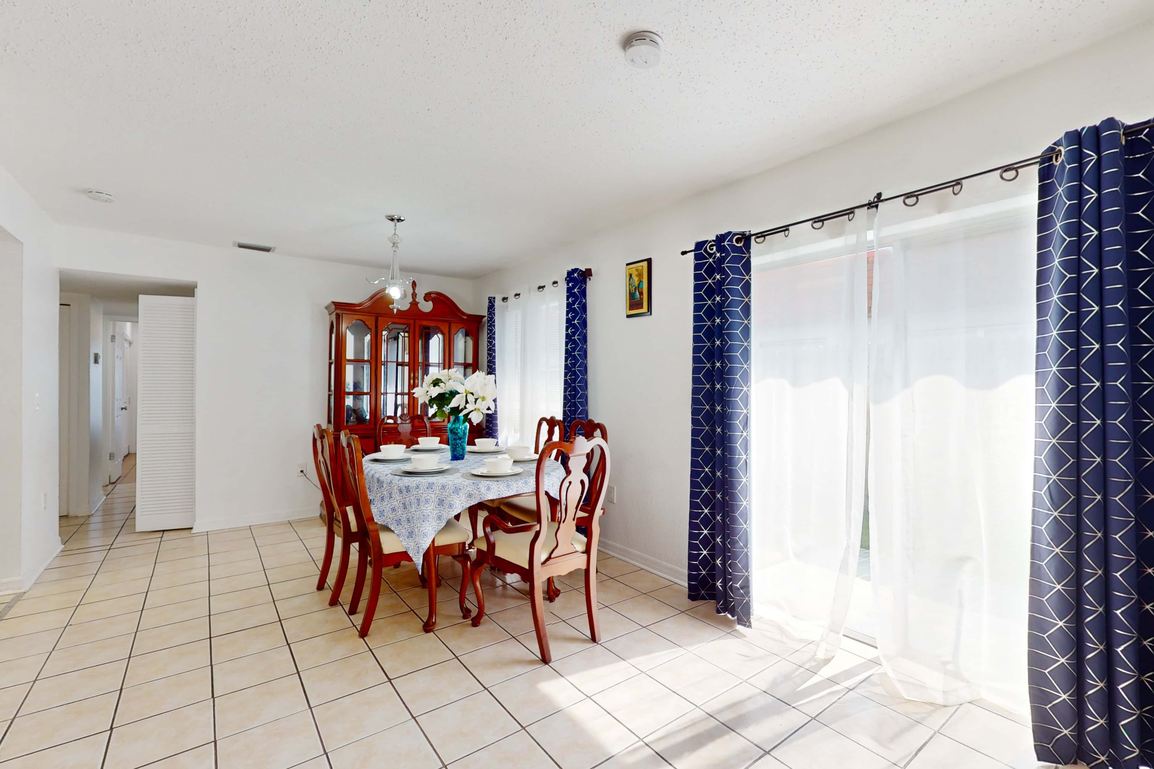 Centrally located dog friendly comfortable home with AC and WD