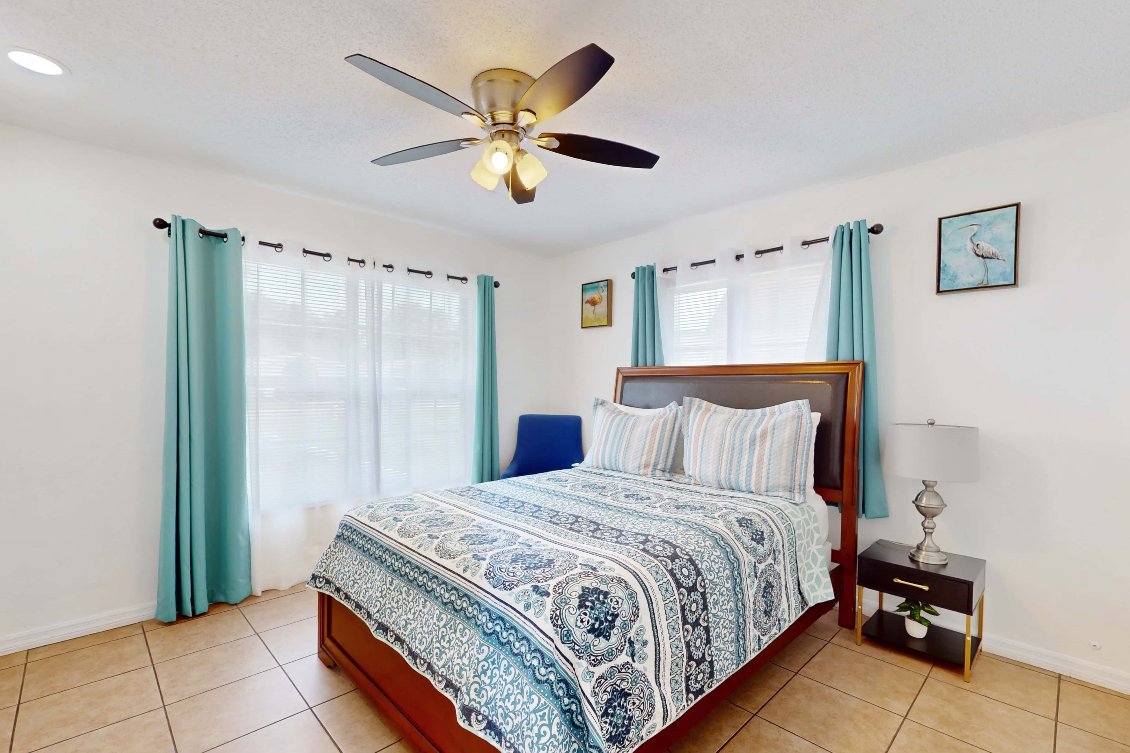 Centrally located dog friendly comfortable home with AC and WD