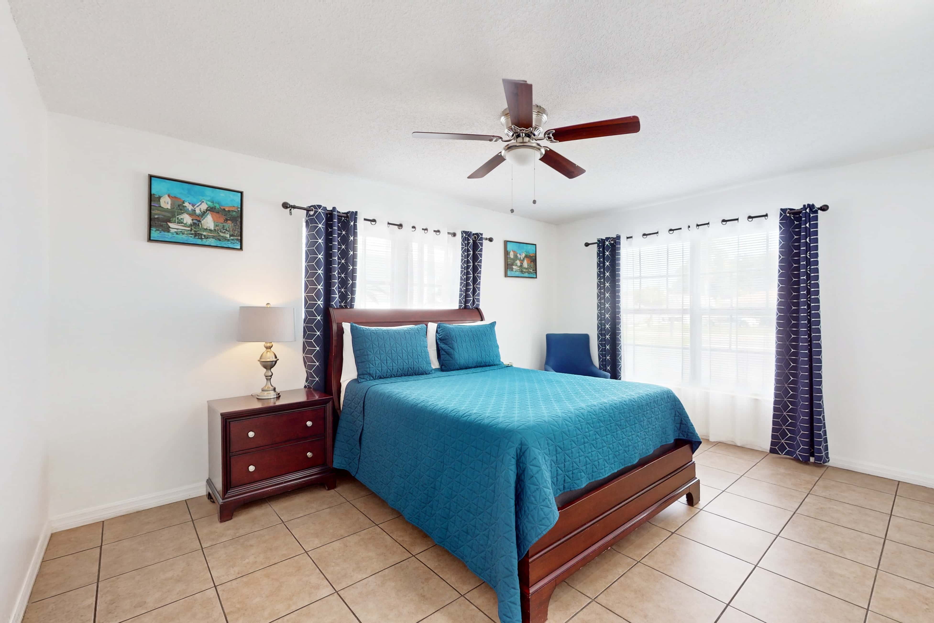 Centrally located dog friendly comfortable home with AC and WD