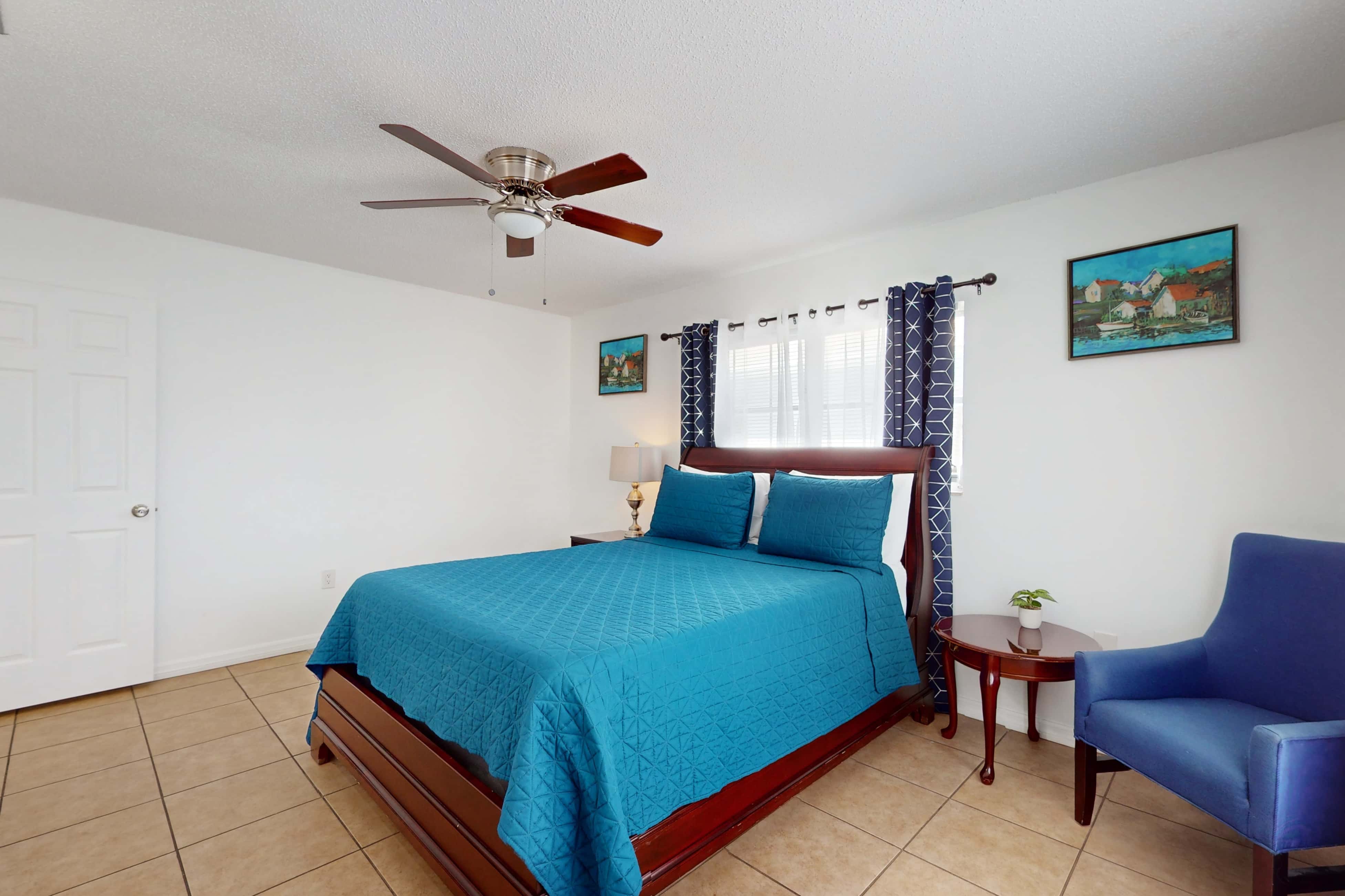 Centrally located dog friendly comfortable home with AC and WD