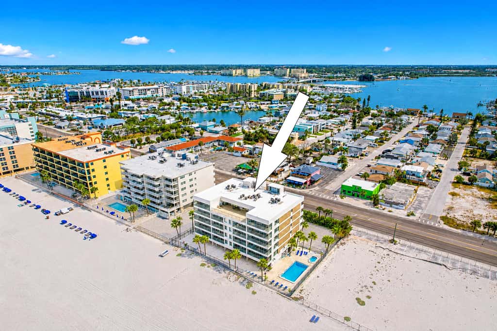 Extraordinary Gulf front condo w screened in balcony WD AC heated pool pool spa