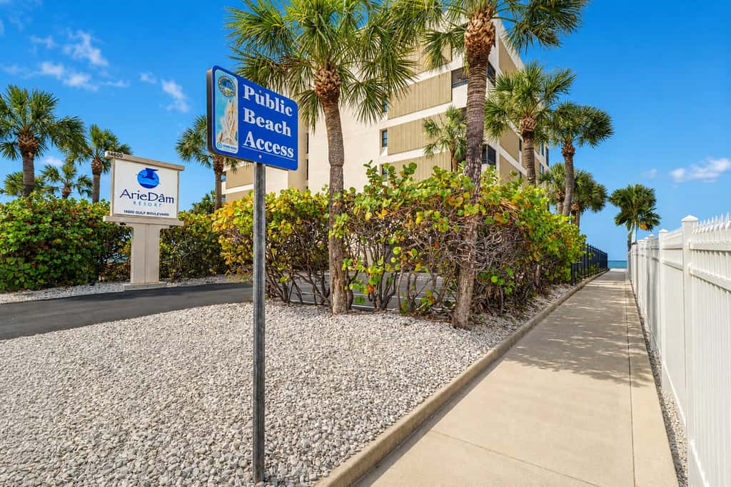 Extraordinary Gulf front condo w screened in balcony WD AC heated pool pool spa
