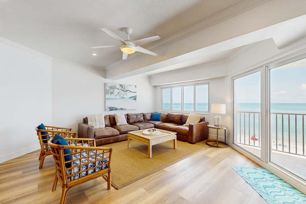 Dreamy condo with panoramic Gulf vIews and beachfront heated pool and spa
