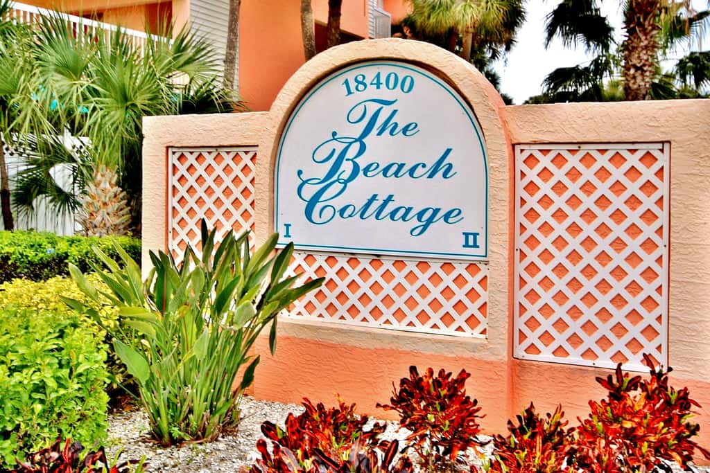 Dreamy condo with panoramic Gulf vIews and beachfront heated pool and spa