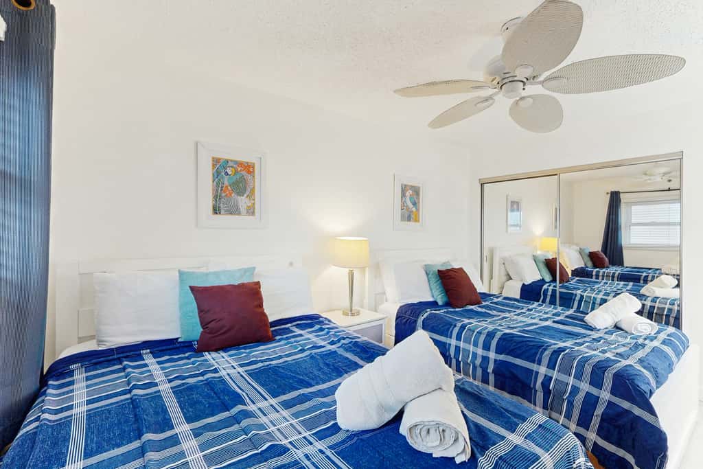 Beachfront condo with Gulf view balcony and central AC snowbirds OK