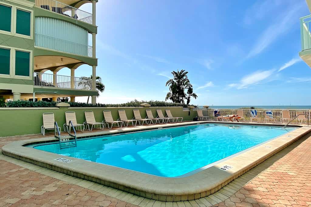 Chateaux Sunset Suites