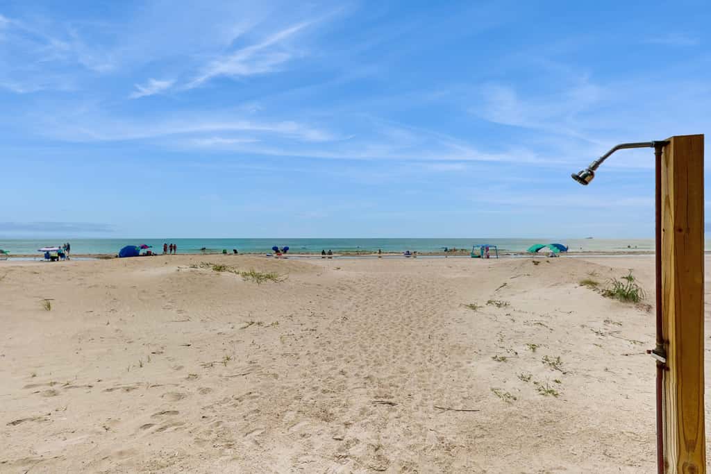 Gulf front condo ground floor beach access full kitchen and central AC