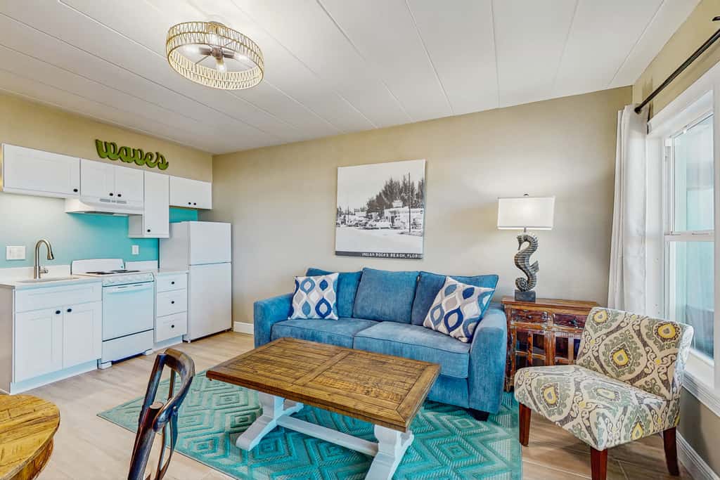 Beachfront condo Gulf views ground floor full kitchen and central AC