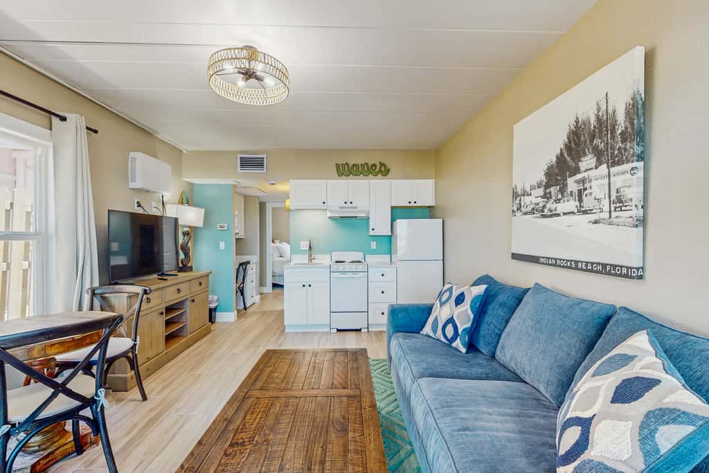 Beachfront condo Gulf views ground floor full kitchen and central AC