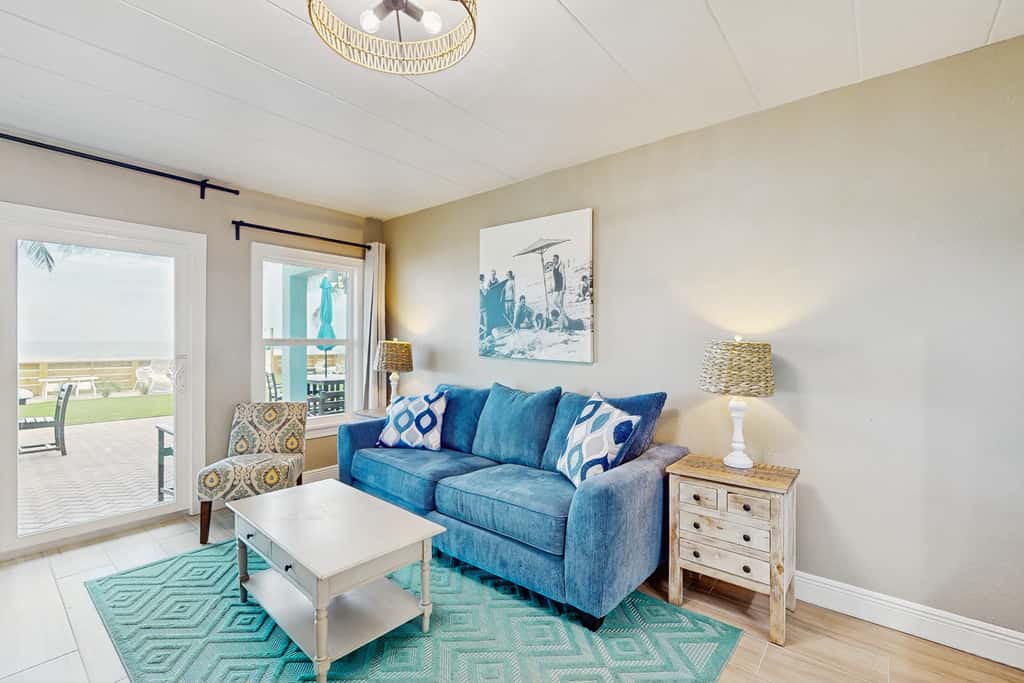 Gulf front condo with full kitchen and central AC