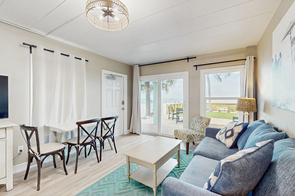 Gulf front condo with full kitchen and central AC