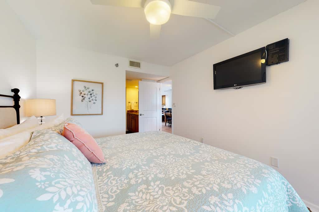 Beach condo with amazing views heated pool hot tub central AC and WD