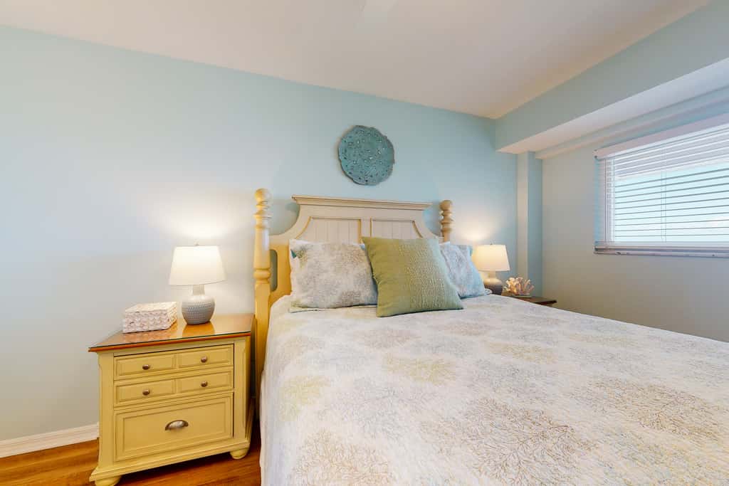 Beach condo with amazing views heated pool hot tub central AC and WD