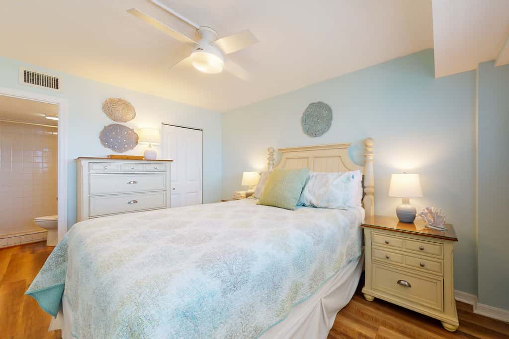 Beach condo with amazing views heated pool hot tub central AC and WD