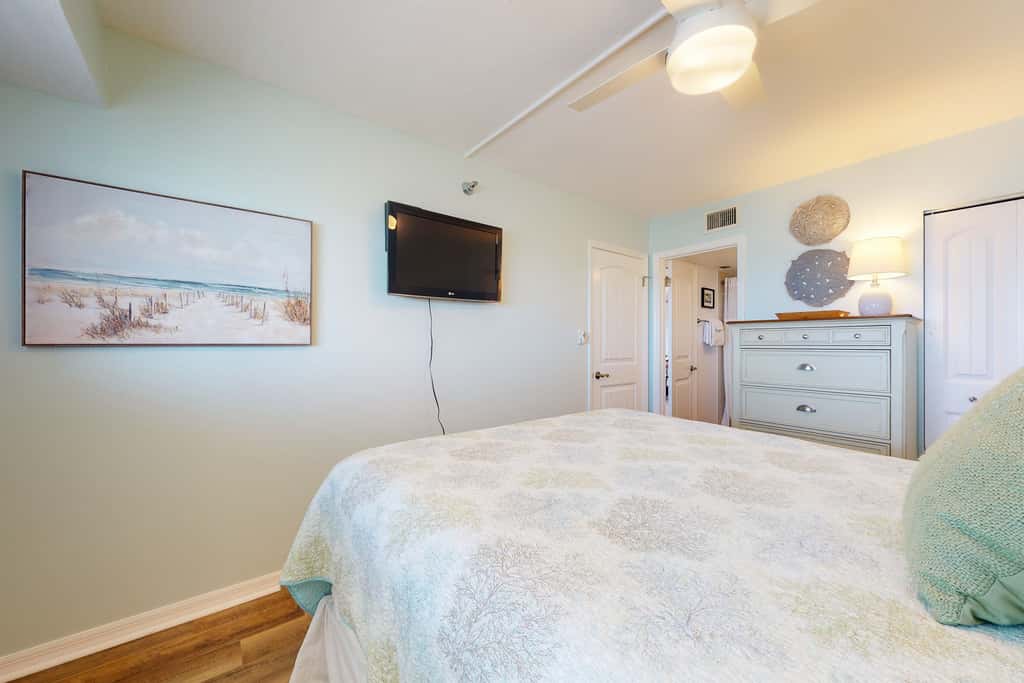Beach condo with amazing views heated pool hot tub central AC and WD