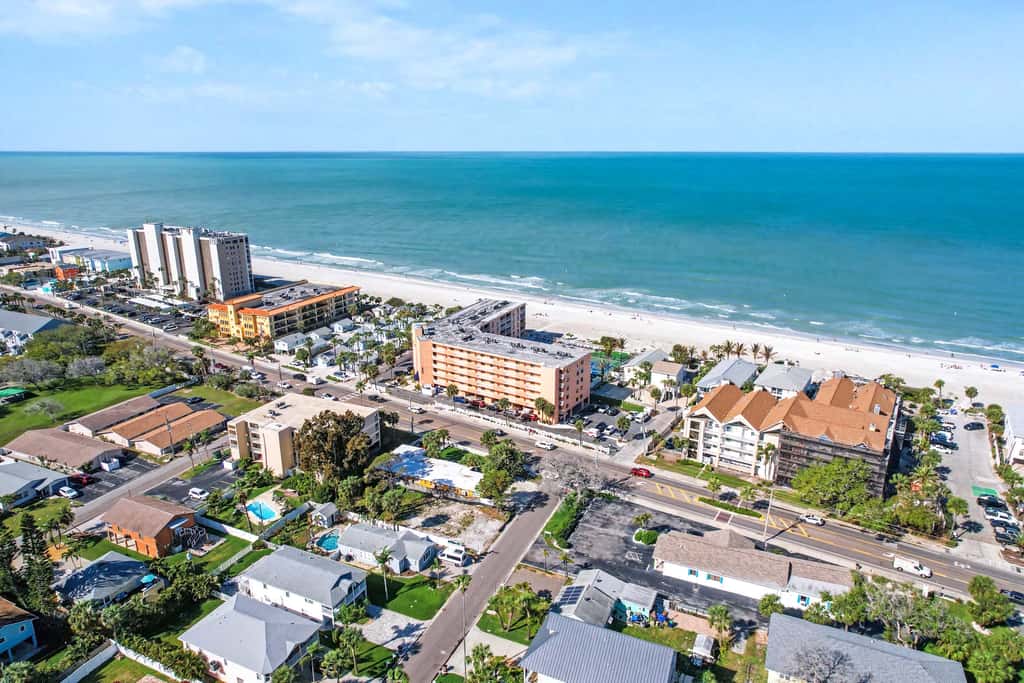 Dog friendly beachfront condo with pool hot tub tennis and AC snowbird friendly