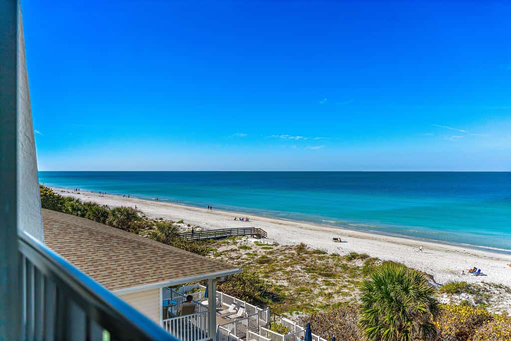 Pelican's Cove