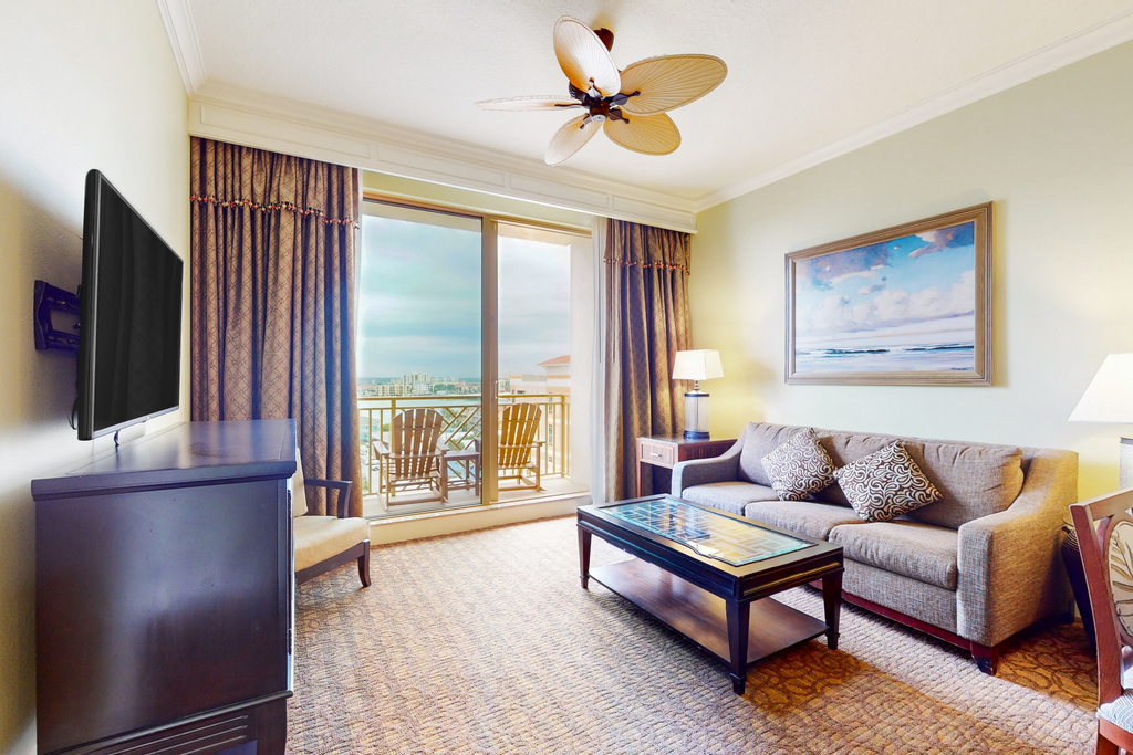 City View condo with beach access pools hot tub gym AC and WD