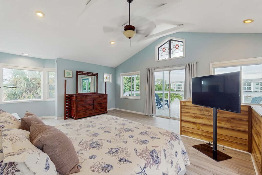 Waterfront home with private pool deck and patio 1/2 mile to the beach