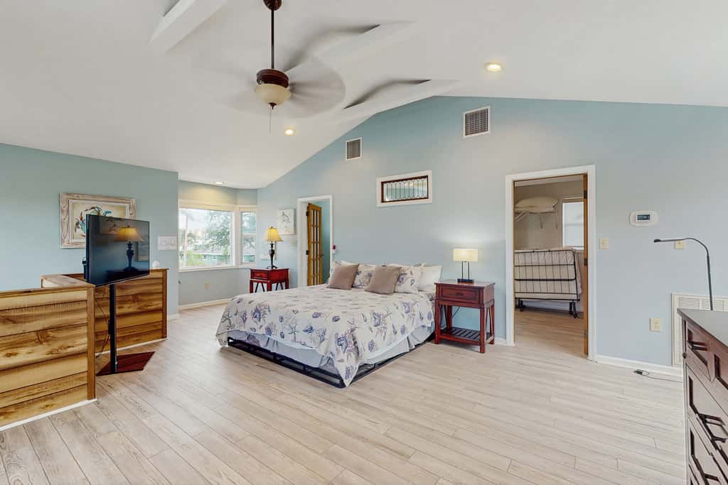 Waterfront home with private pool deck and patio 1/2 mile to the beach