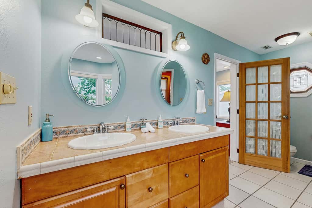 Waterfront home with private pool deck and patio 1/2 mile to the beach