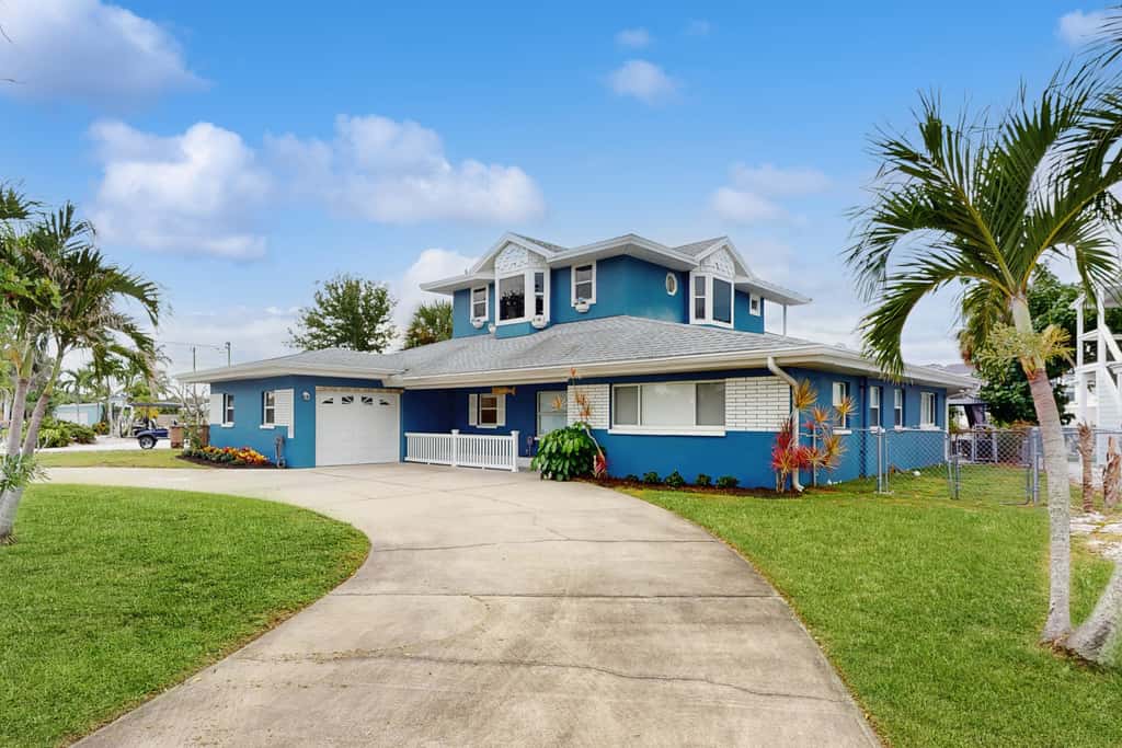 Waterfront home with private pool deck and patio 1/2 mile to the beach