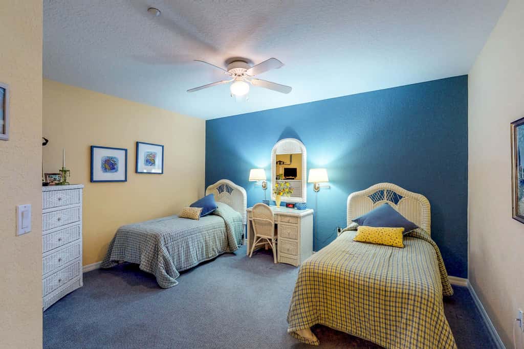 Beachfront condo with washer dryer pool and hot tub dog friendly