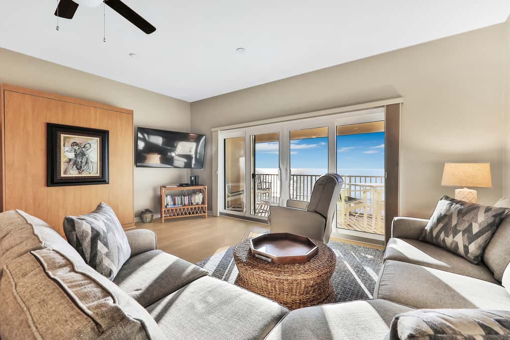 Beachfront condo with pool hot tub and Gulf views from the balcony