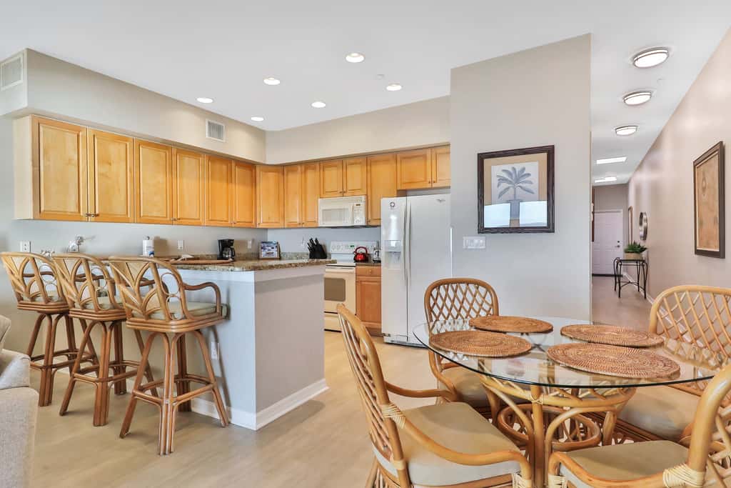 Beachfront condo with pool hot tub and Gulf views from the balcony