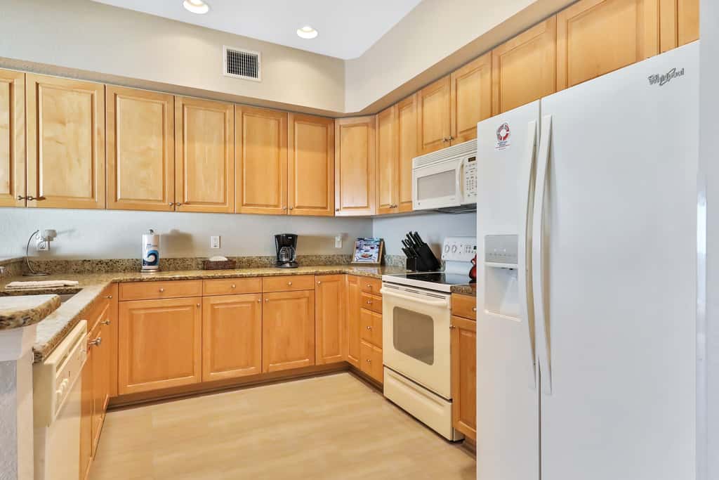 Beachfront condo with pool hot tub and Gulf views from the balcony