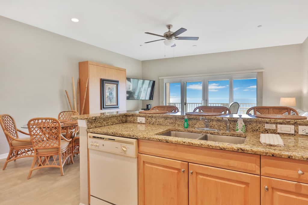 Beachfront condo with pool hot tub and Gulf views from the balcony
