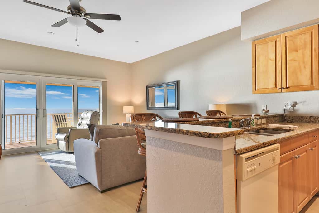 Beachfront condo with pool hot tub and Gulf views from the balcony