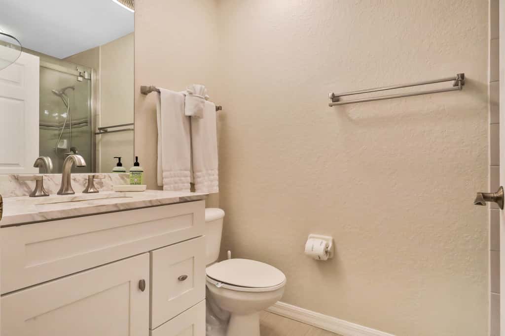 Beachfront condo with pool hot tub and Gulf views from the balcony