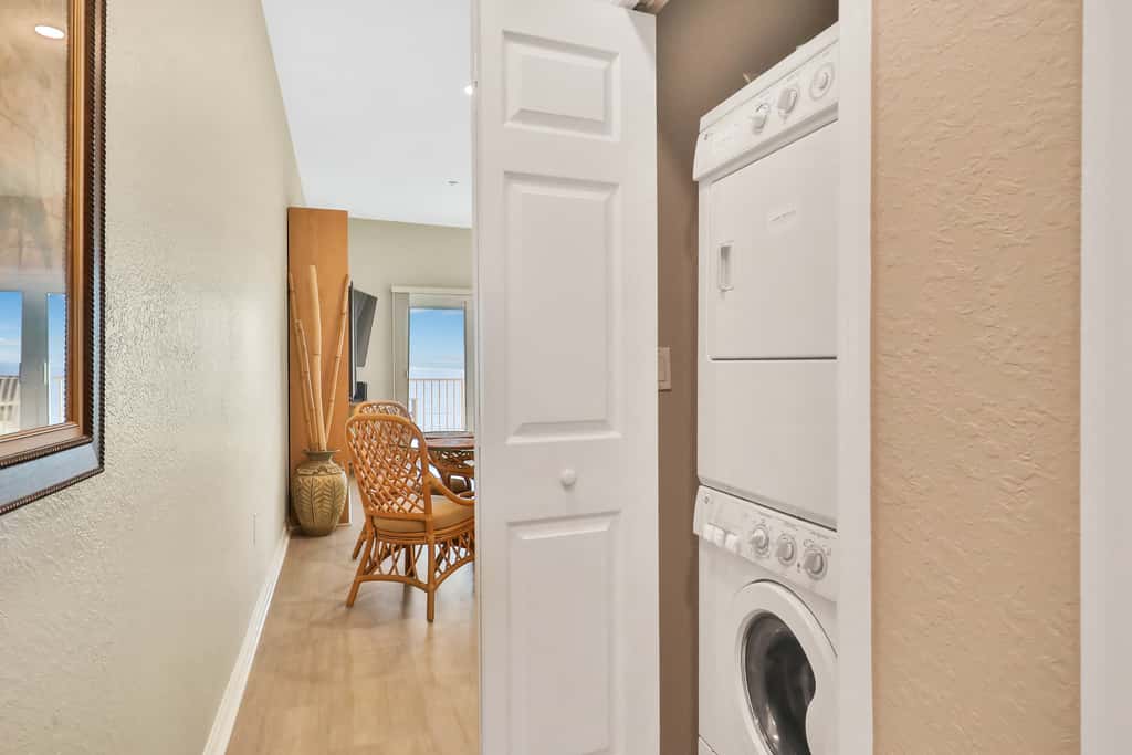 Beachfront condo with pool hot tub and Gulf views from the balcony