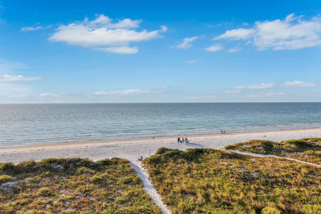 Beachfront condo with pool hot tub and Gulf views from the balcony